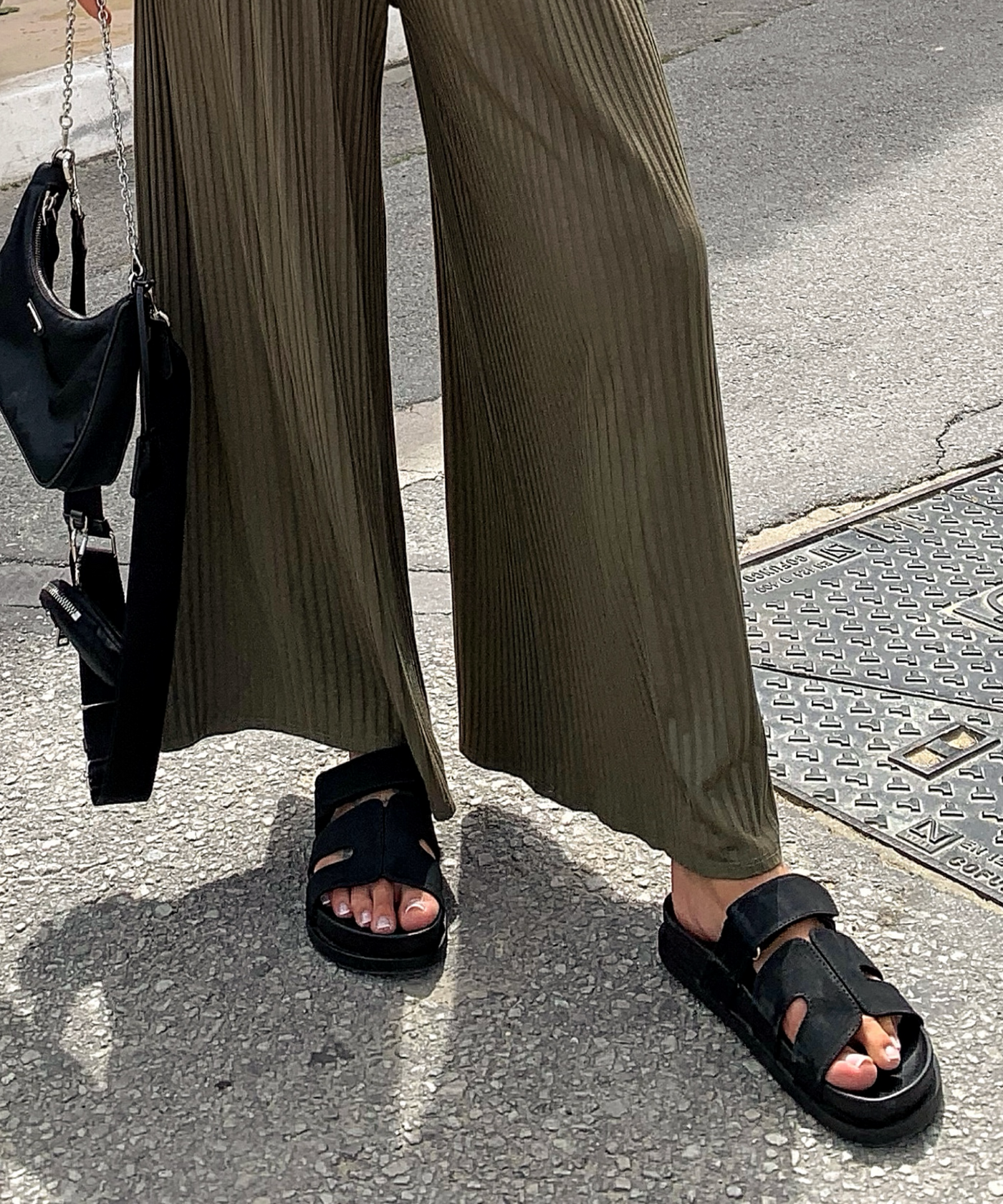 Pantoletten Kehlani Mattschwarz Ladypolitan ♡