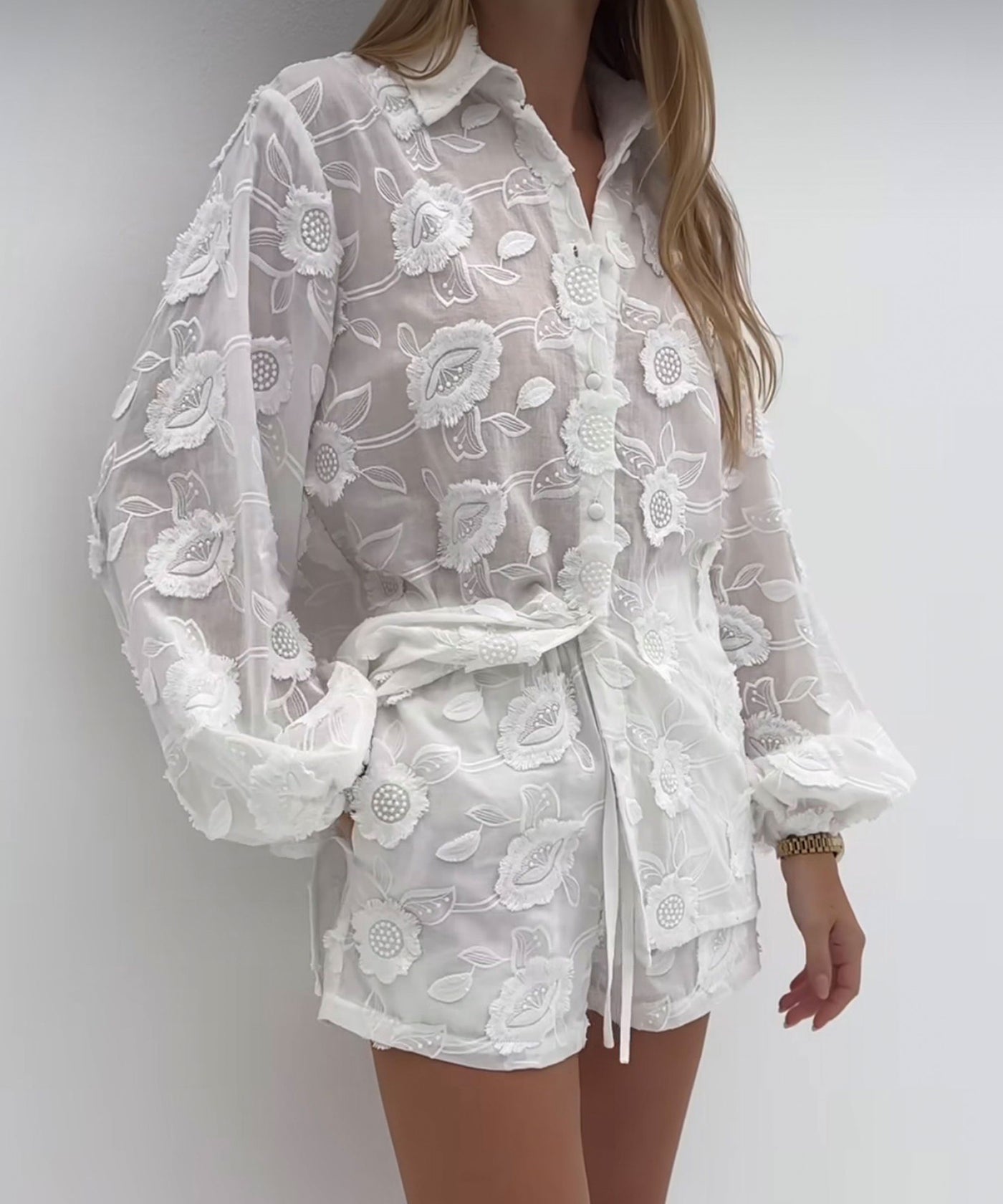 Bluse 3D Blumen Jordy Weiß Ladypolitan ♡