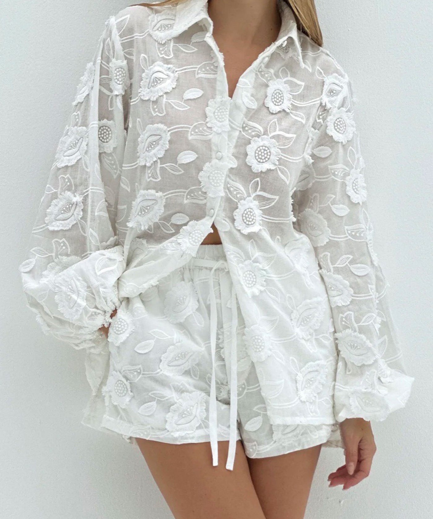 Bluse 3D Blumen Jordy Weiß Ladypolitan ♡