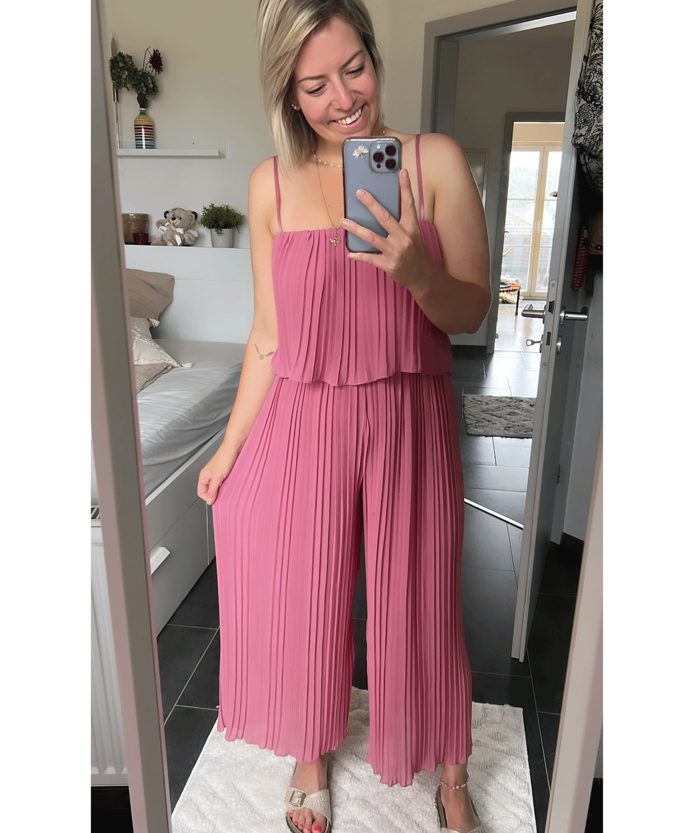 Eleganter Plissee Einteiler Beere  Ladypolitan - Fashion Onlineshop für Damen   
