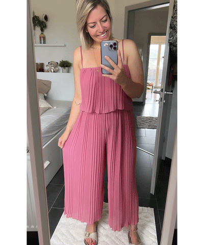 Eleganter Plissee Einteiler Beere  Ladypolitan - Fashion Onlineshop für Damen   