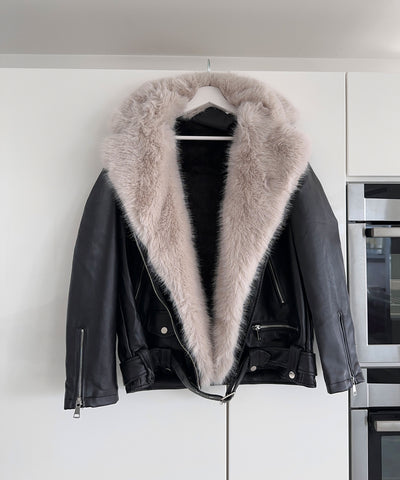 Gefütterte Lederjacke Vida mit Fell Beige Schwarz  Ladypolitan ♡   