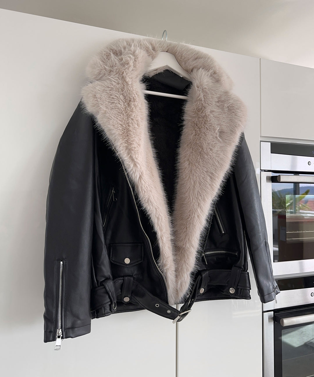 アイレネ　FUR HOODED LEATHER JACKET 滝沢カレン　着用 Women's Biker leather jacket vintage leather biker brown KBC