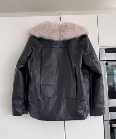 Gefütterte Lederjacke Vida mit Fell Beige Schwarz  Ladypolitan ♡   