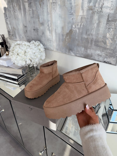Gefütterte Plateau Boots Nina Camel  Ladypolitan ♡   