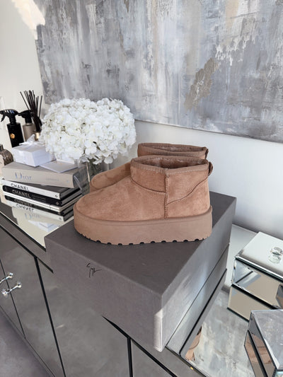 Gefütterte Plateau Boots Nina Camel  Ladypolitan ♡   