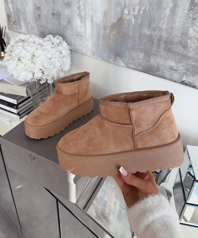 Gefütterte Plateau Boots Nina Camel  Ladypolitan ♡   