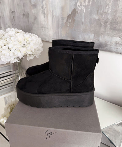 Gefütterte Plateau Boots Railey Hoch Schwarz  Ladypolitan ♡   