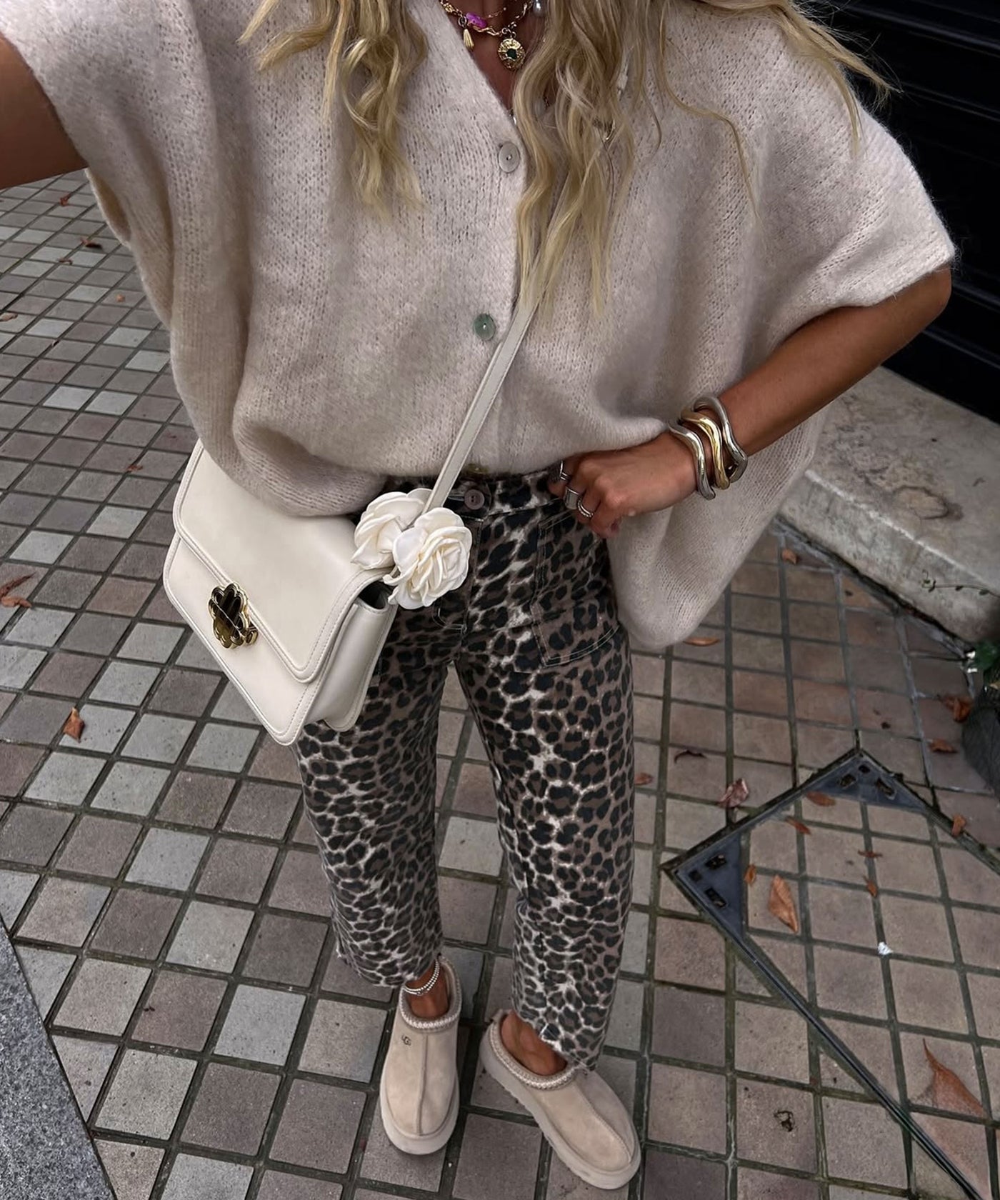 Kurzarm Cardigan Liz Beige Ladypolitan ♡