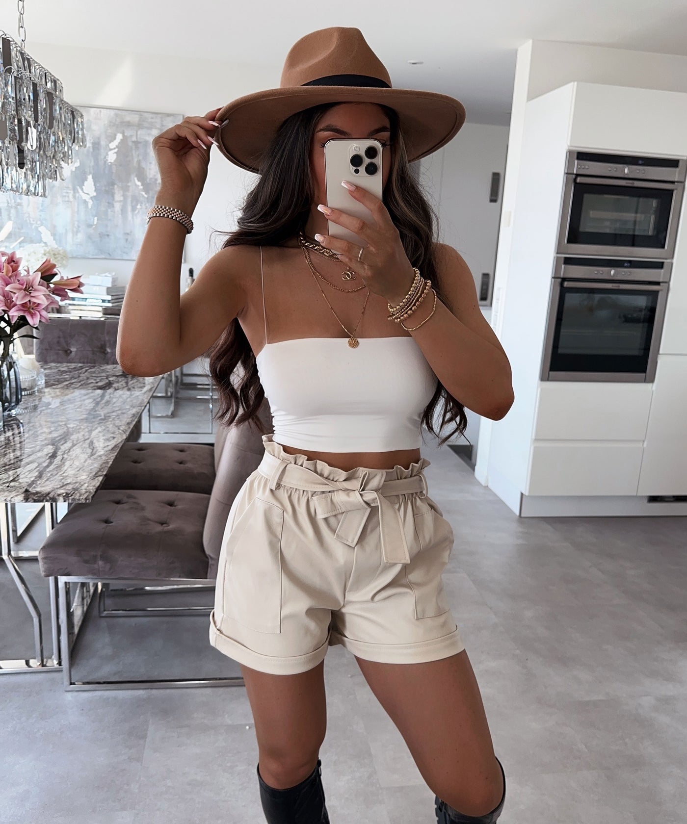 Leder Shorts Malaysia Beige  Ladypolitan - Fashion Onlineshop für Damen   