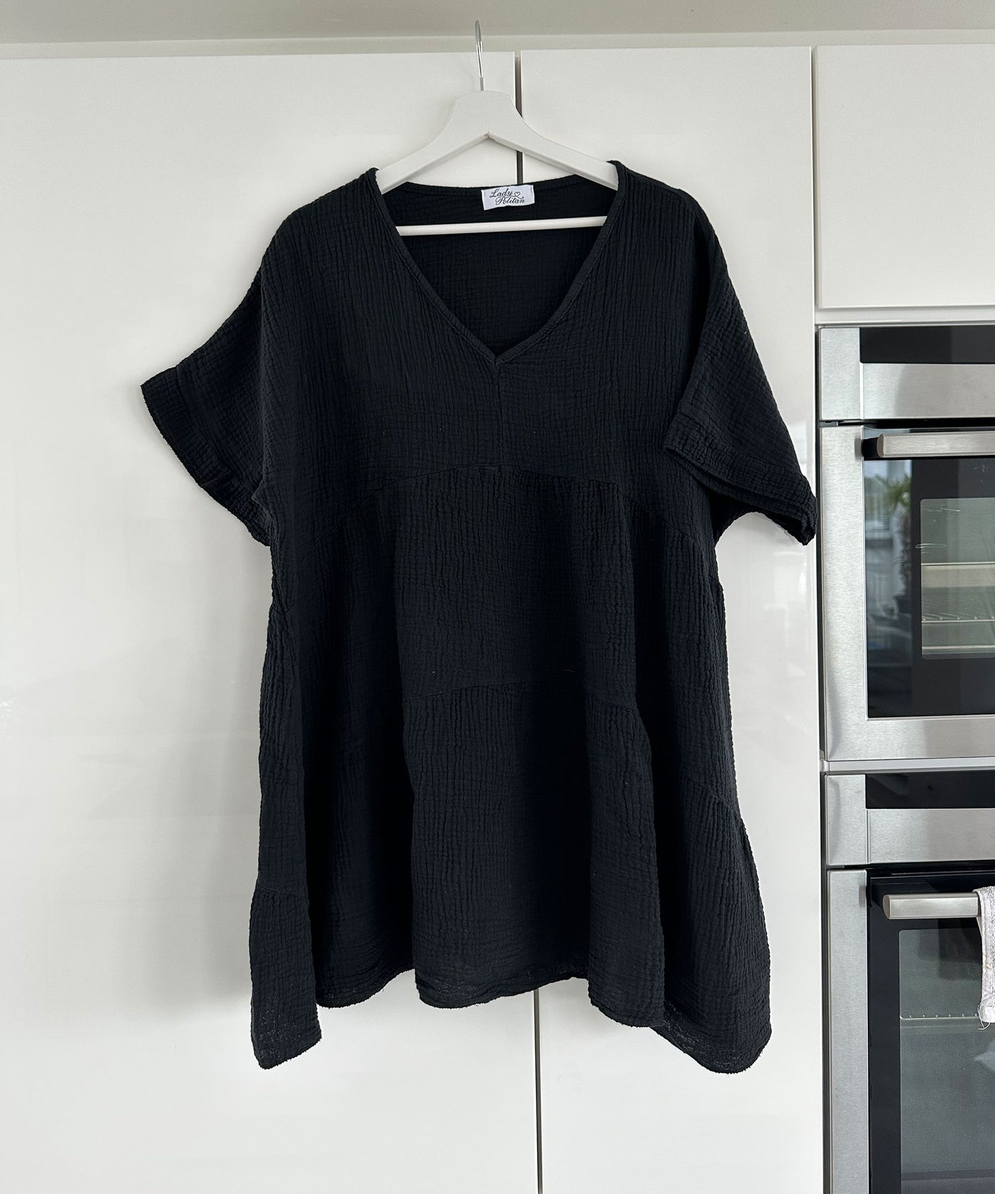 Musselin Kleid Leonora Schwarz  Ladypolitan ♡   