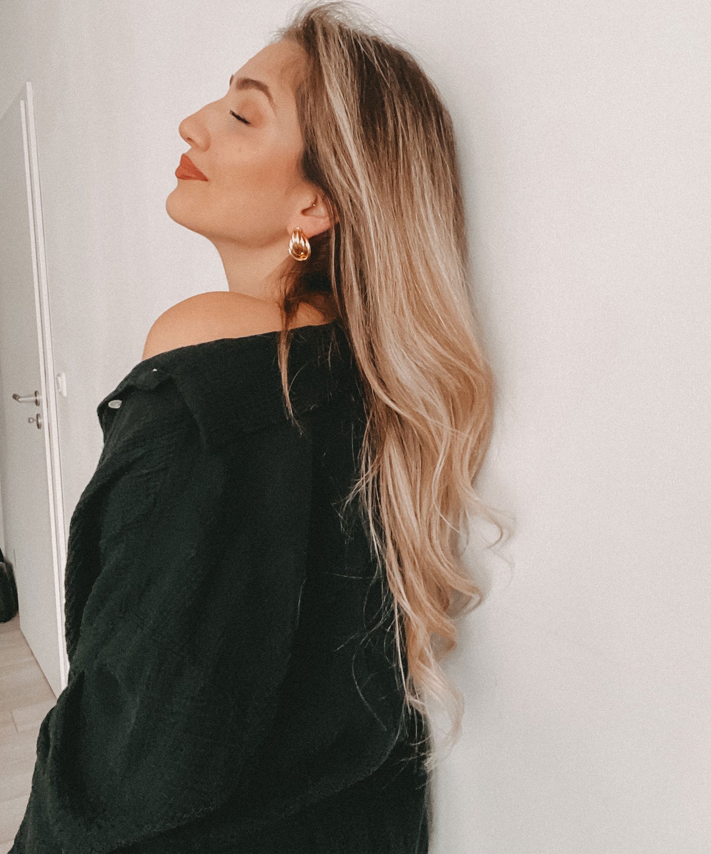 Oversize Musselin Bluse Freya Schwarz Lang  Ladypolitan - Fashion Onlineshop für Damen   