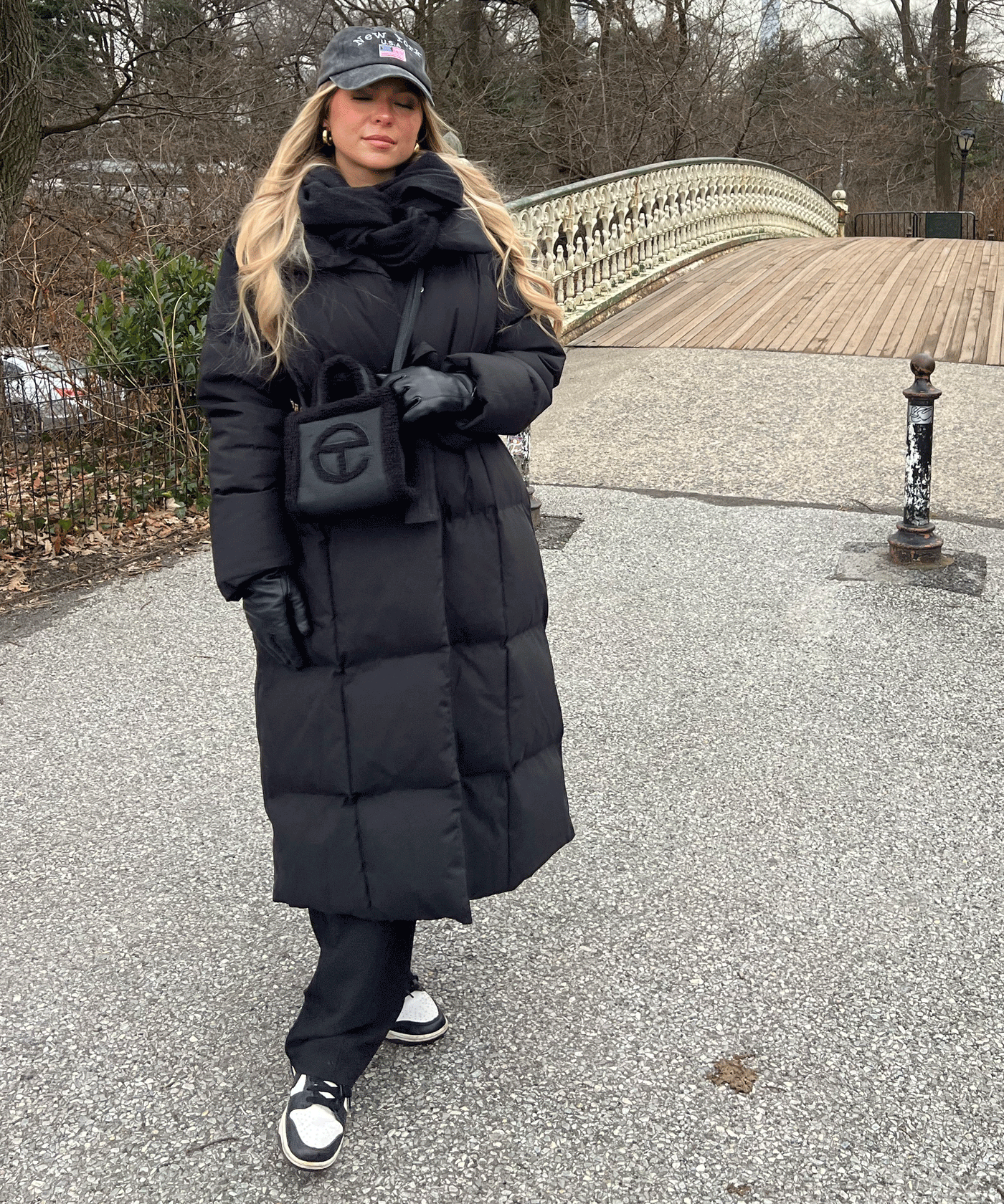 Oversize Parka Kyleih Schwarz  Ladypolitan - Fashion Onlineshop für Damen   