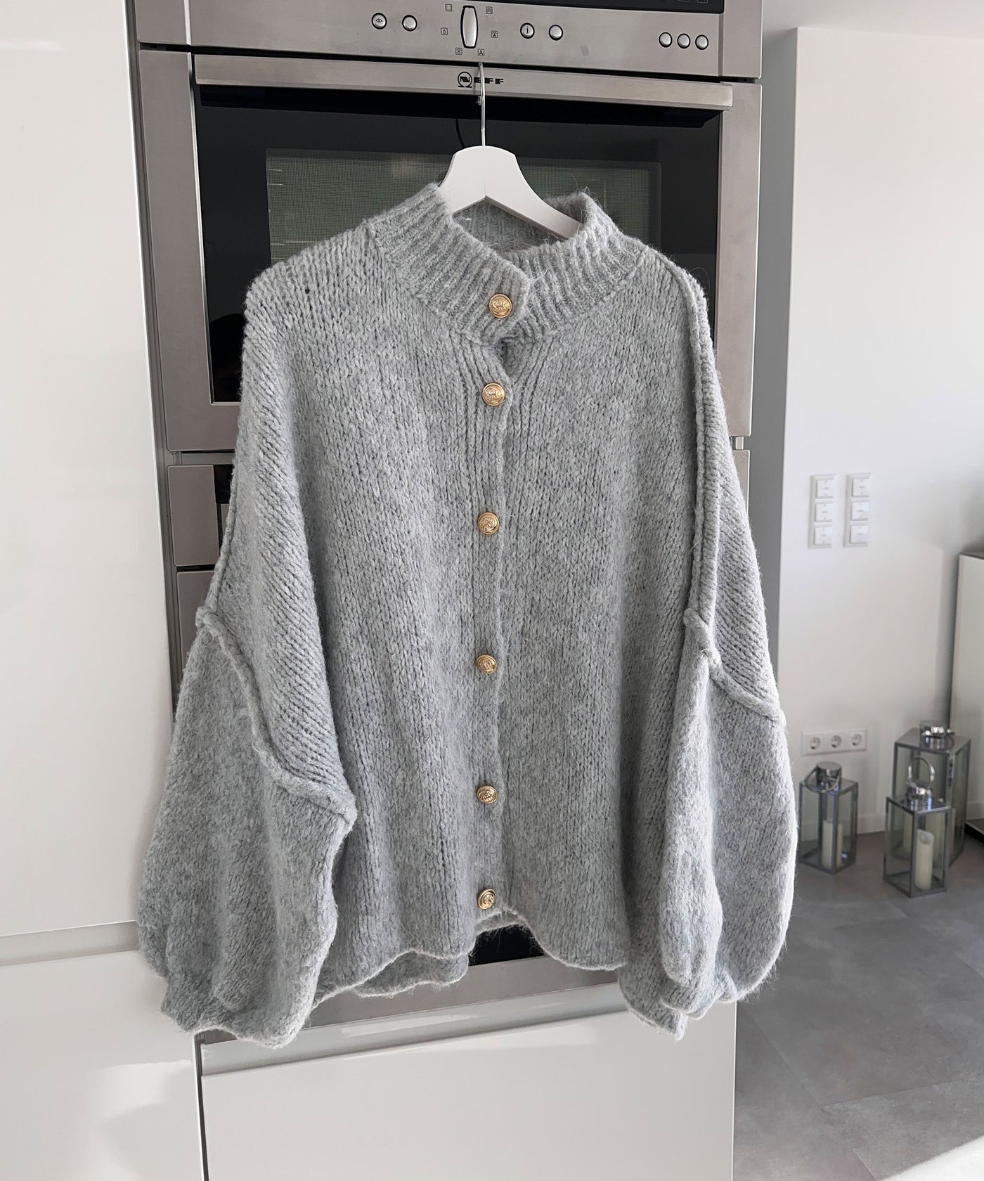 Oversize Strickjacke Jalsien Grau  Ladypolitan ♡   