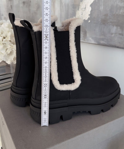 Teddy Boots Xenia Schwarz  Ladypolitan ♡   