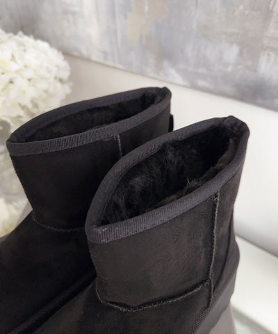 Gefütterte Plateau Boots Railey Hoch Schwarz  Ladypolitan ♡   