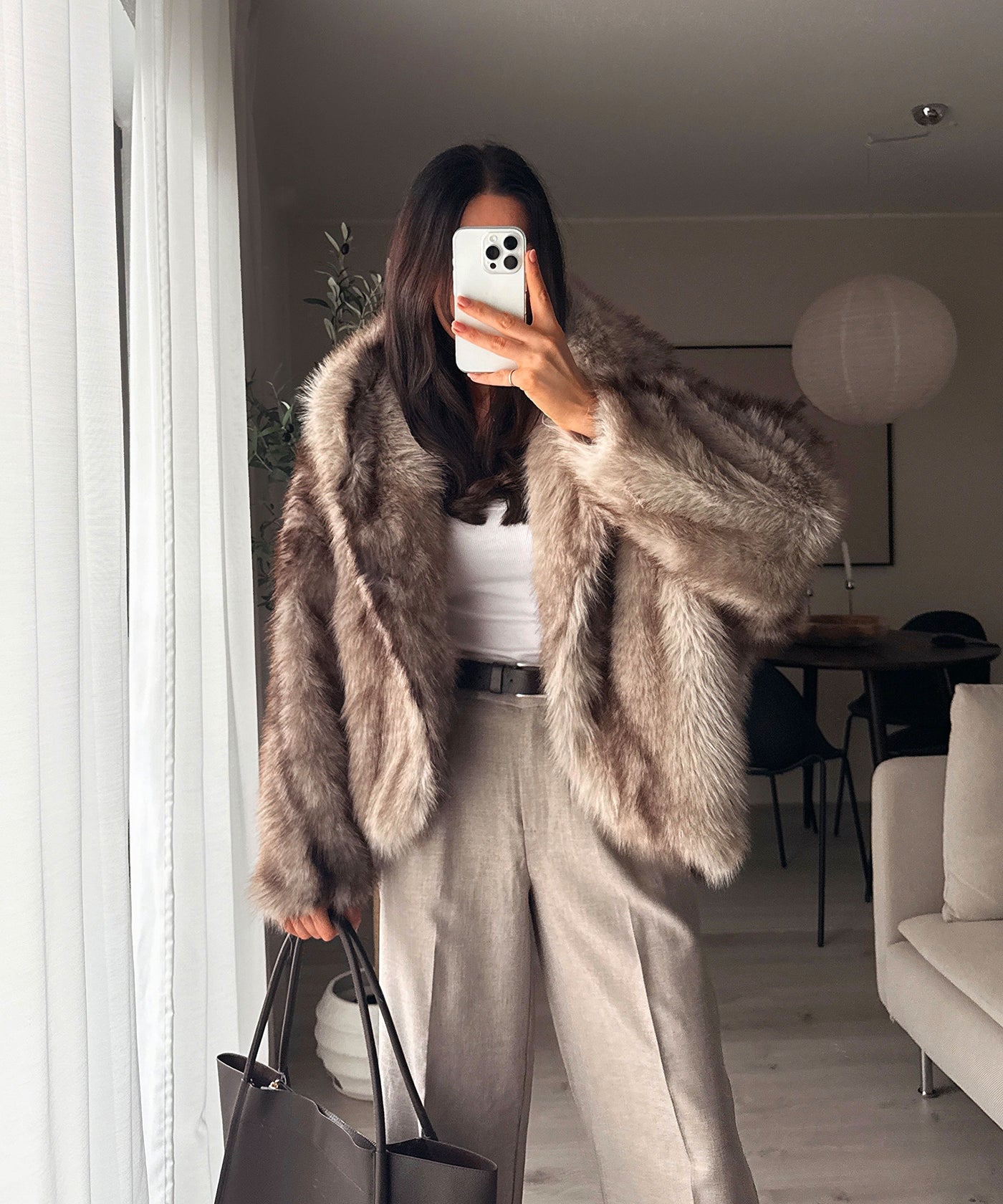 Pelzjacke mit Kapuze Lilly Beige Ladypolitan ♡
