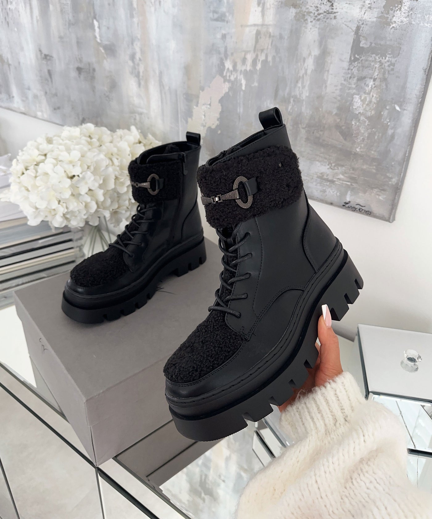 Teddyfell Boots Ileya Schwarz  Ladypolitan ♡   