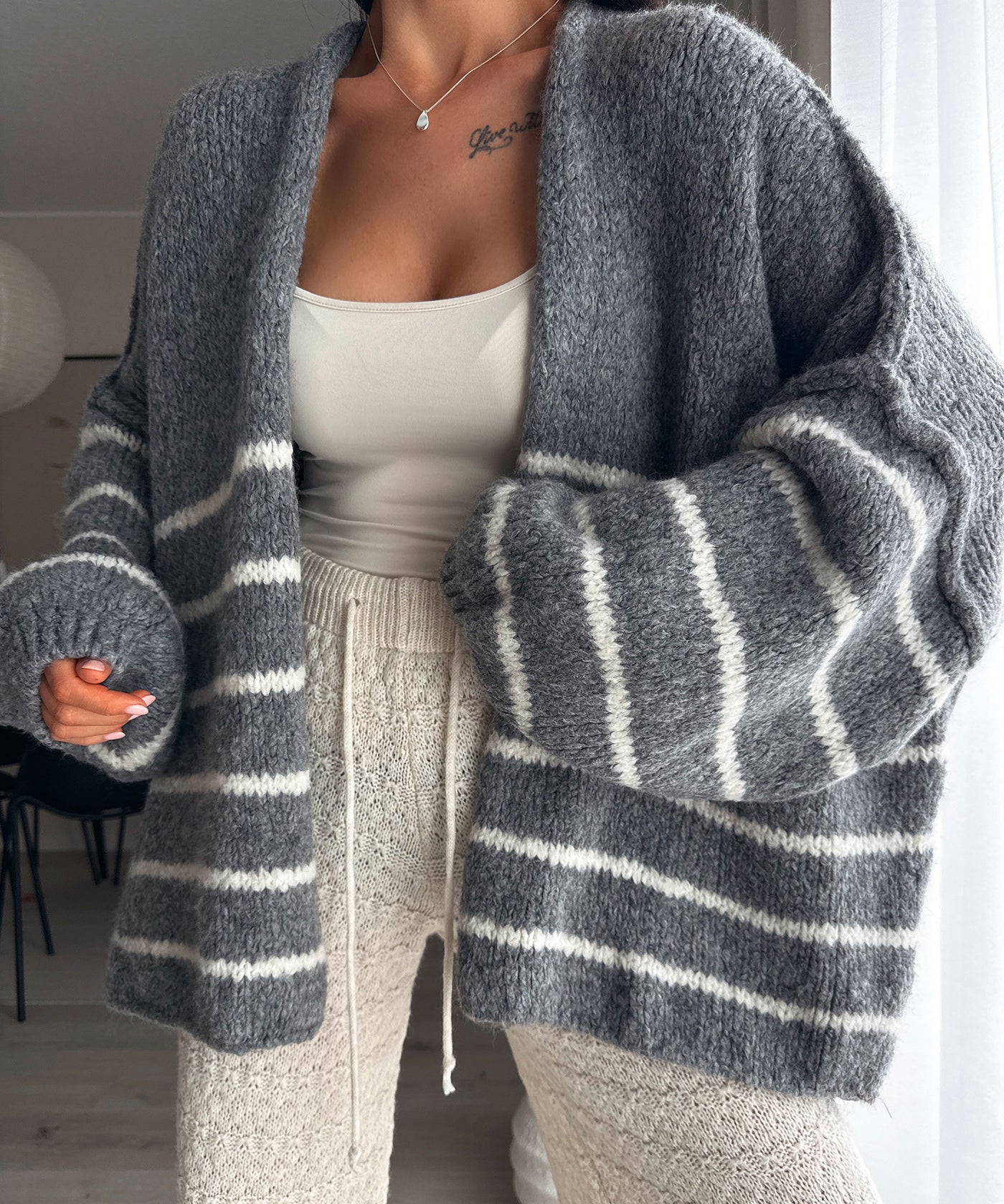 Cardigan Ray gestreift Grau Ladypolitan ♡