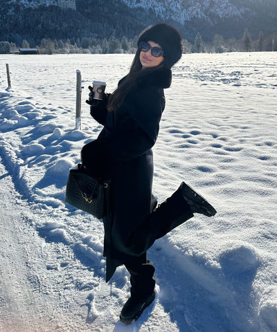 Jolie coat with fur details black