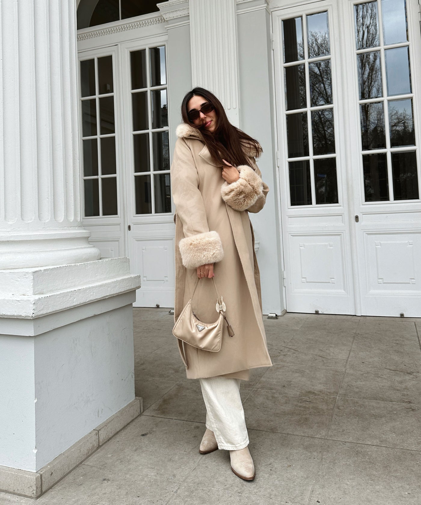 Coat Jolie with fur details beige