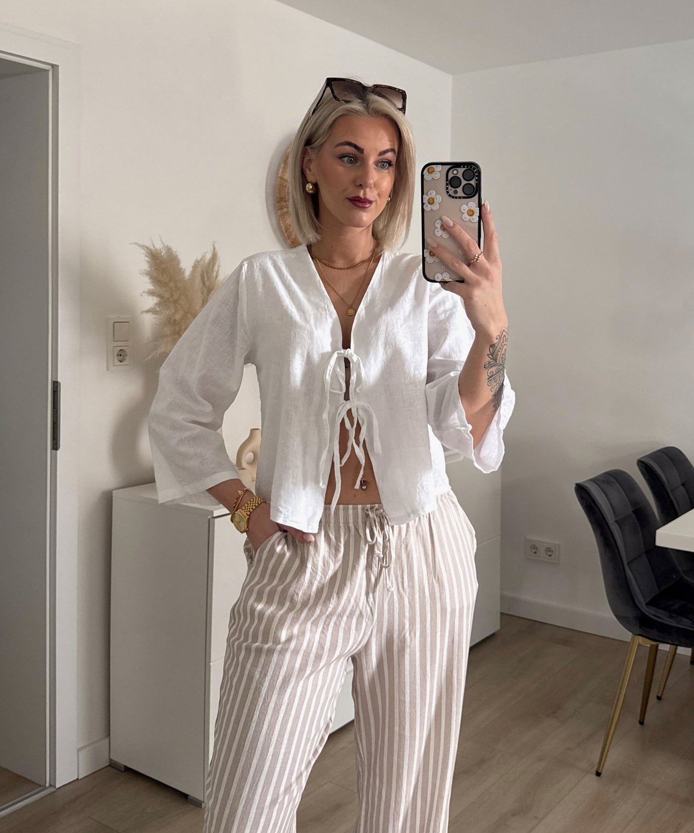 Leinen Bluse mit Schleifen Weiß Ladypolitan ♡