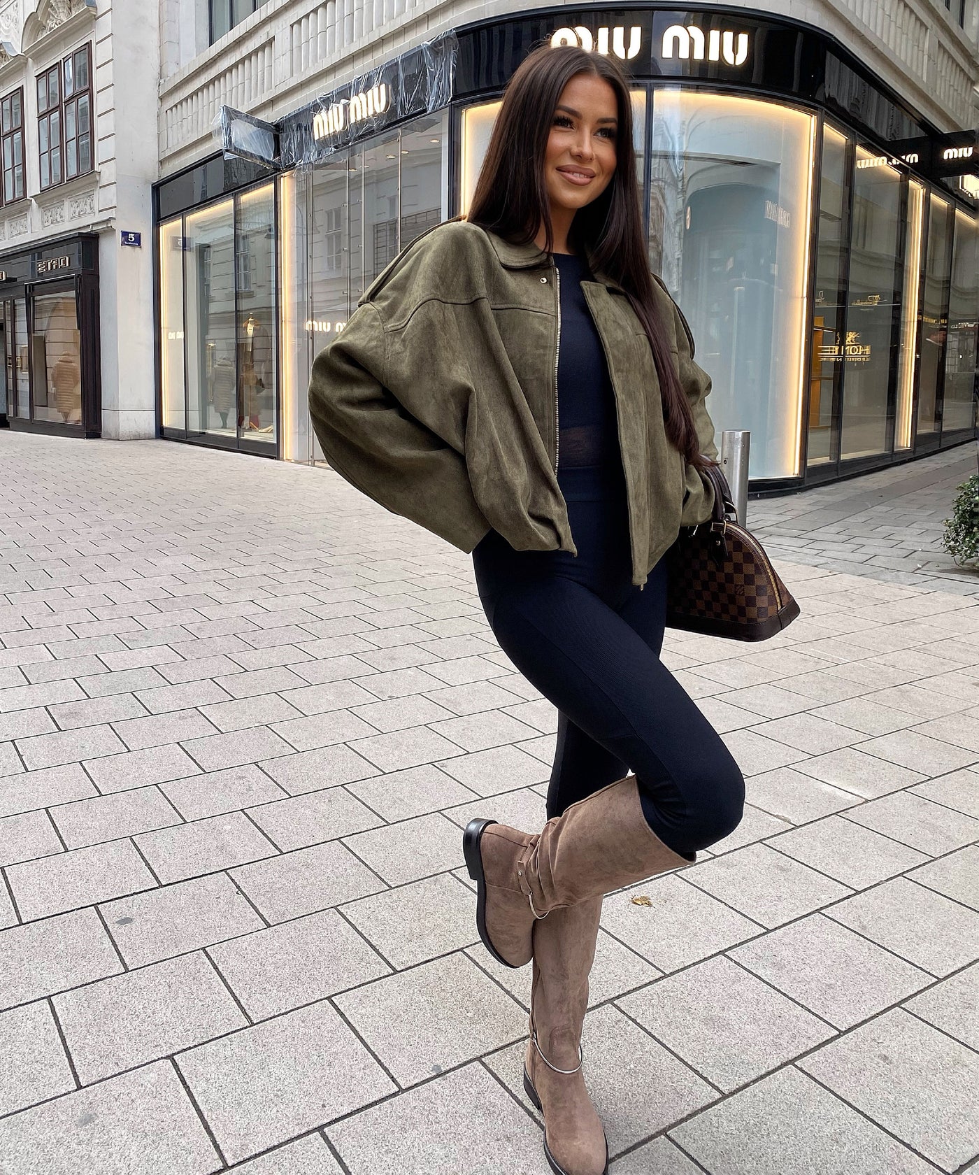 Wildlederoptik Jacke Linu Khaki Ladypolitan ♡