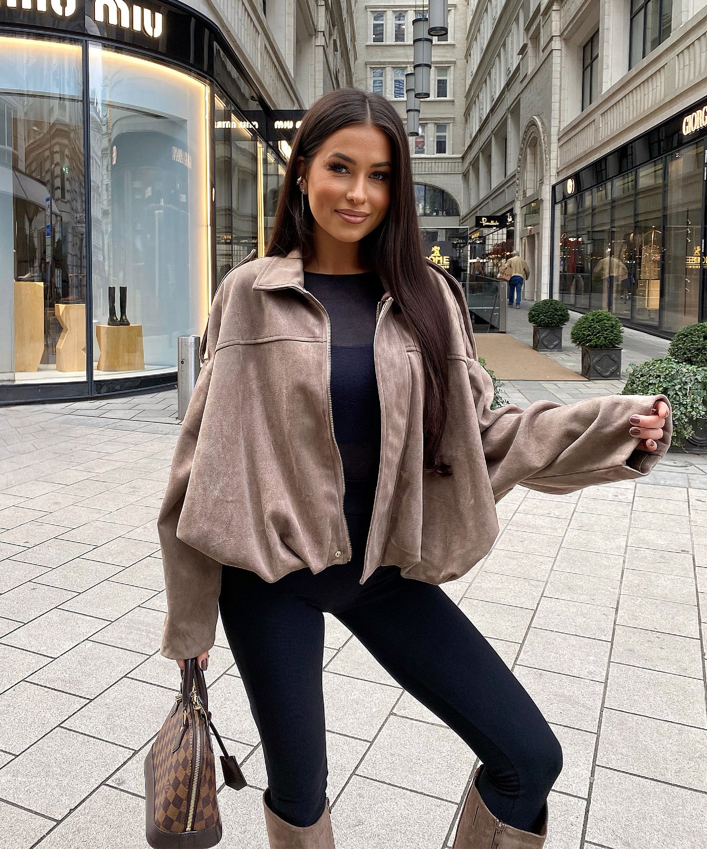 Wildlederoptik Jacke Linu Taupe Ladypolitan ♡