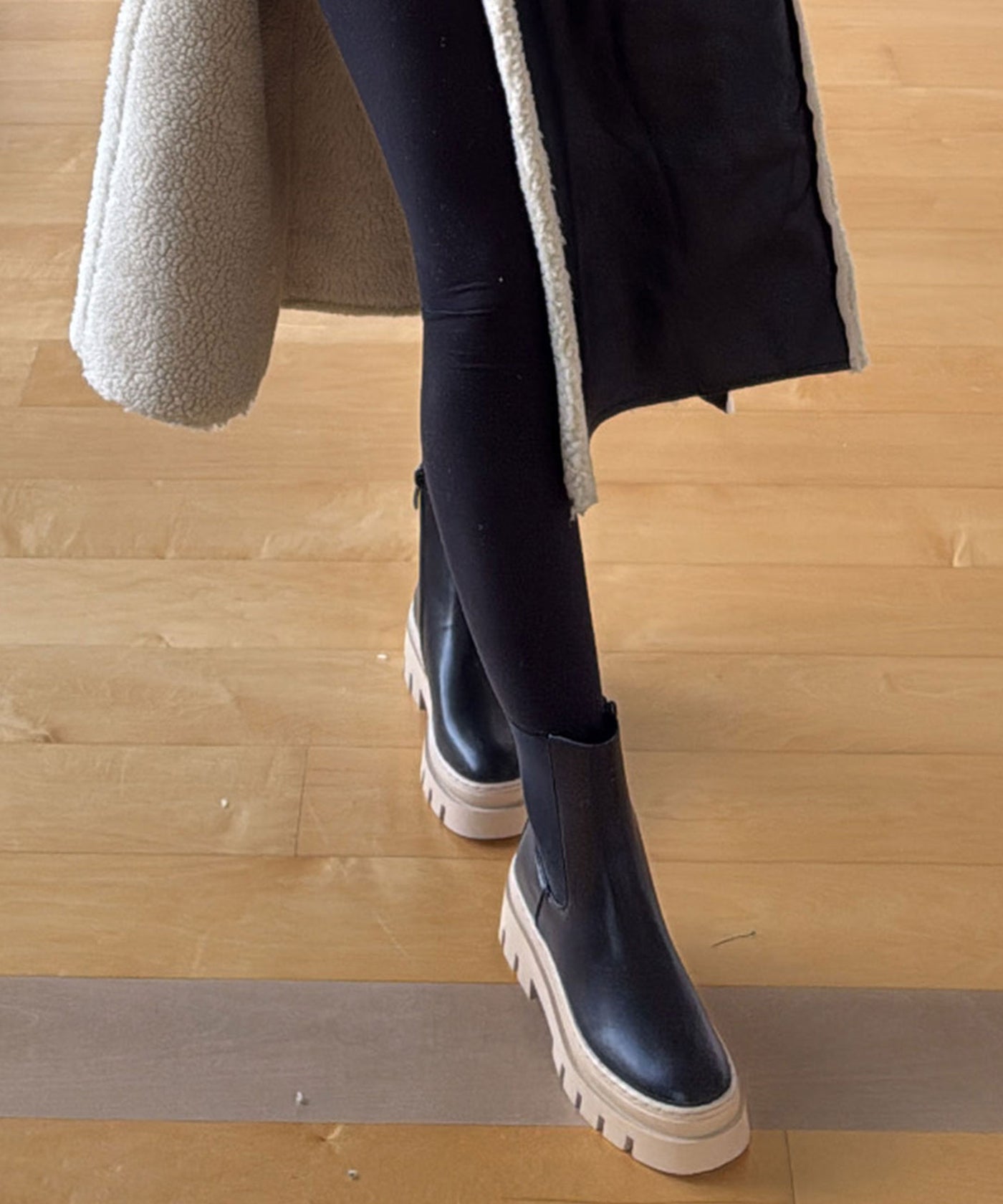 Chelsea Boots Nora Short Schwarz Beige  Ladypolitan ♡   