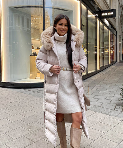 Strickkleid Belatrix Beige Ladypolitan ♡