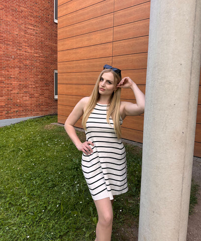 Kleid Zahira Streifen Weiß Ladypolitan ♡