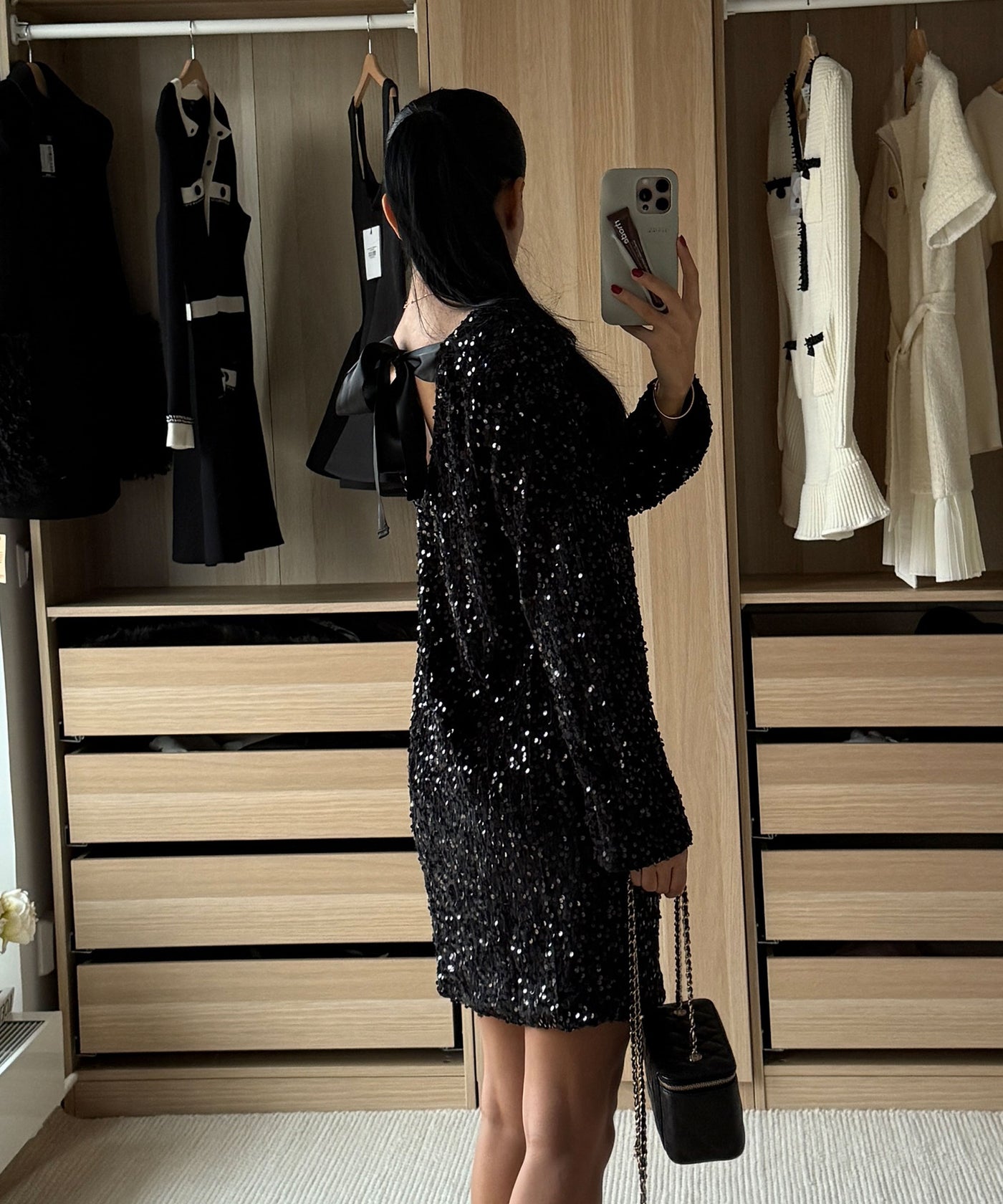 Pailletten Kleid Nessa Schwarz Ladypolitan ♡