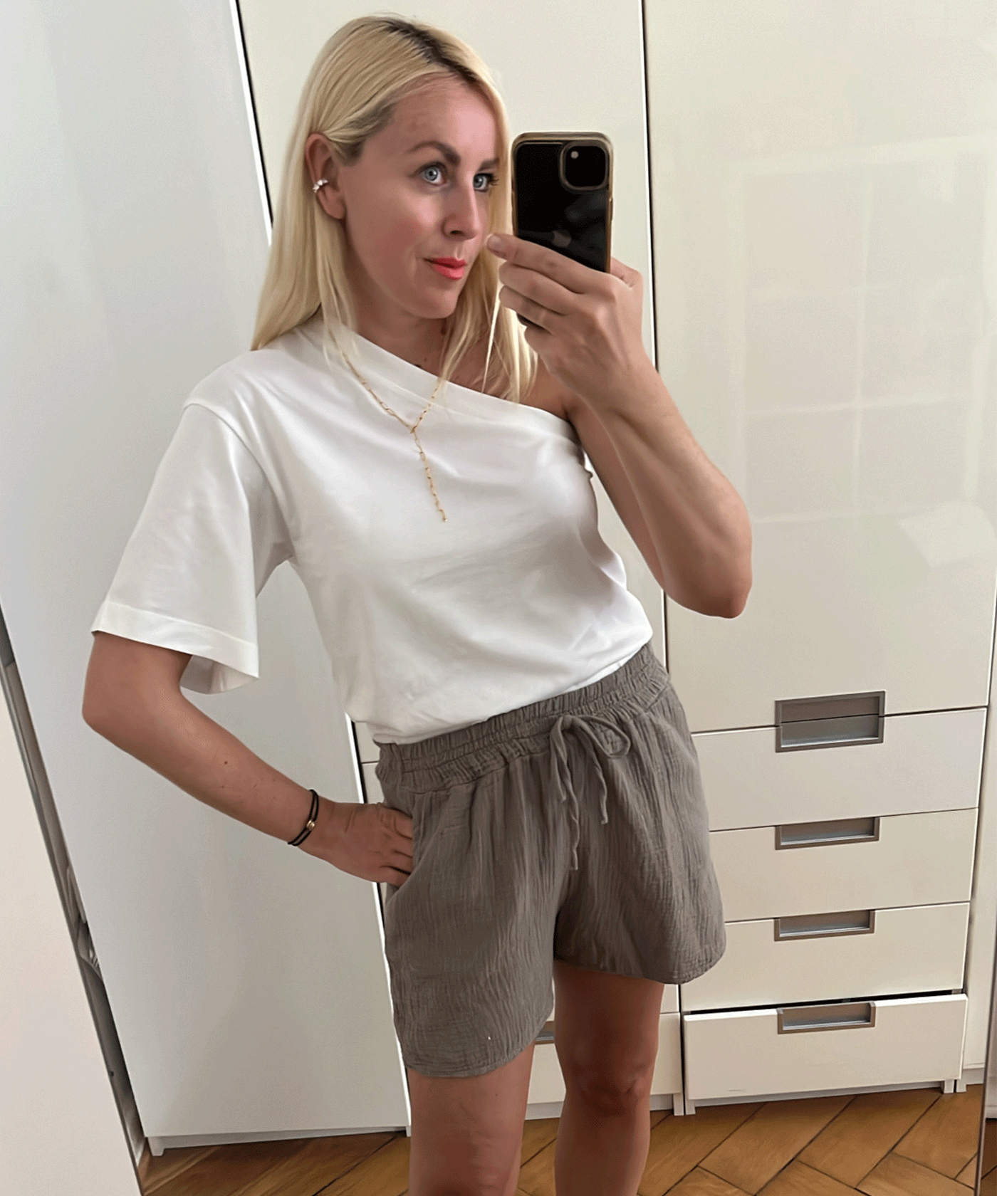 Musselin Shorts Taupe  Ladypolitan ♡   
