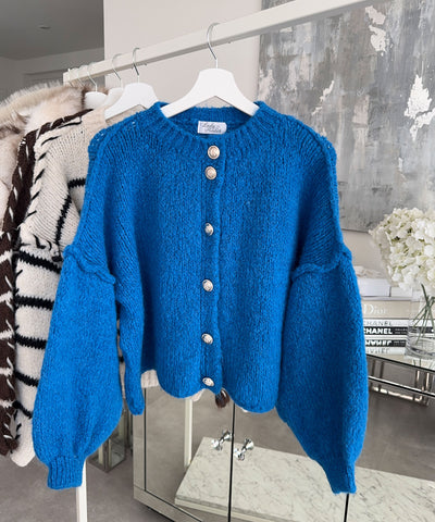 Oversize Strickjacke Jalsi Kurz Royalblau Ladypolitan ♡