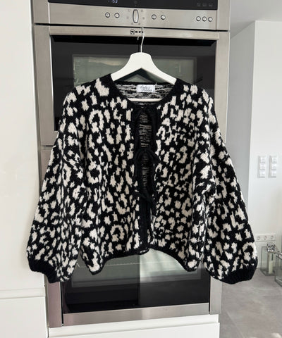 Cardigan Schleife Fia Leo Schwarz Weiß Ladypolitan ♡