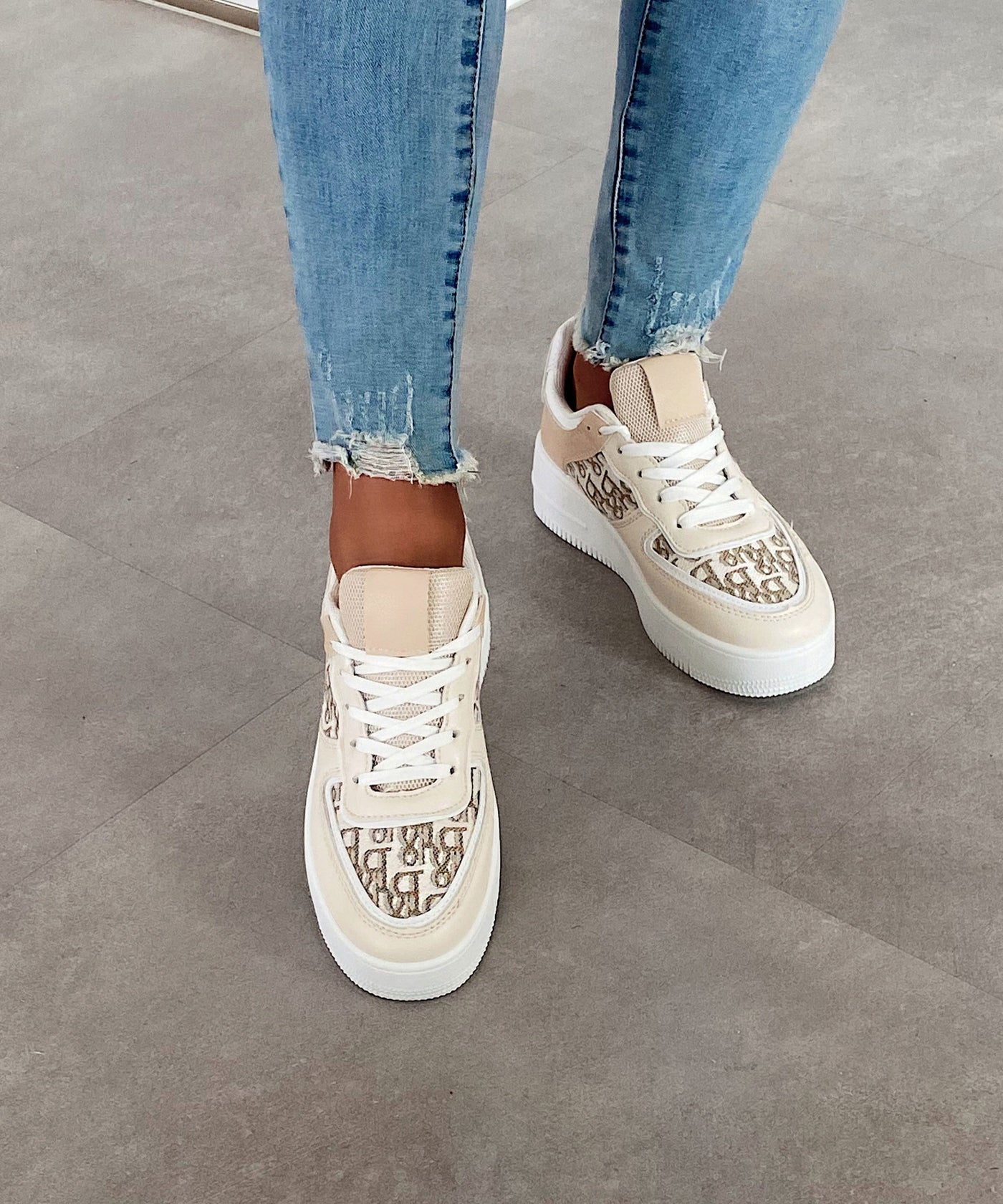 Sneaker Abby Beige  Ladypolitan - Fashion Onlineshop für Damen   