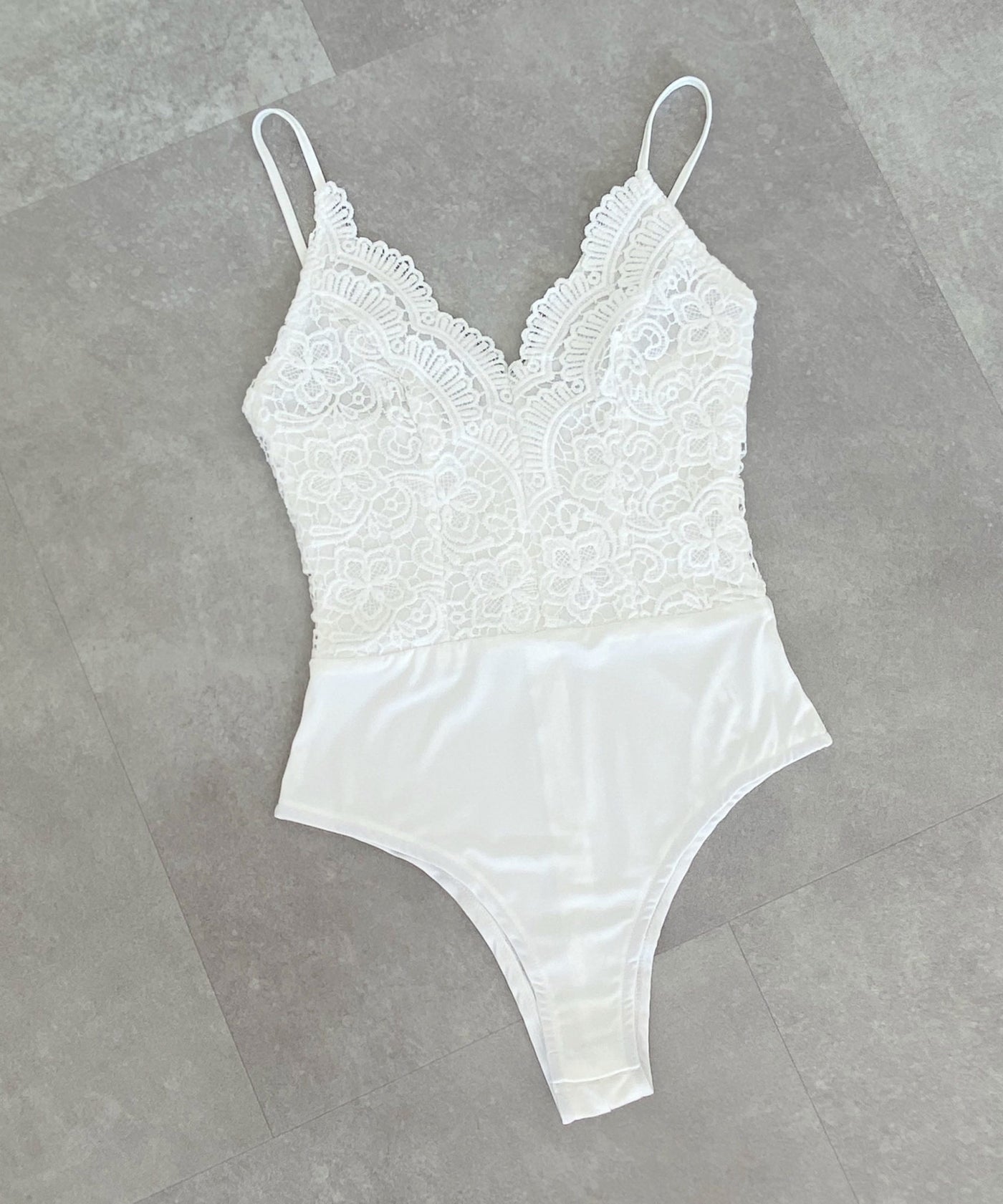 Body Emilia Weiß  Ladypolitan - Fashion Onlineshop für Damen   