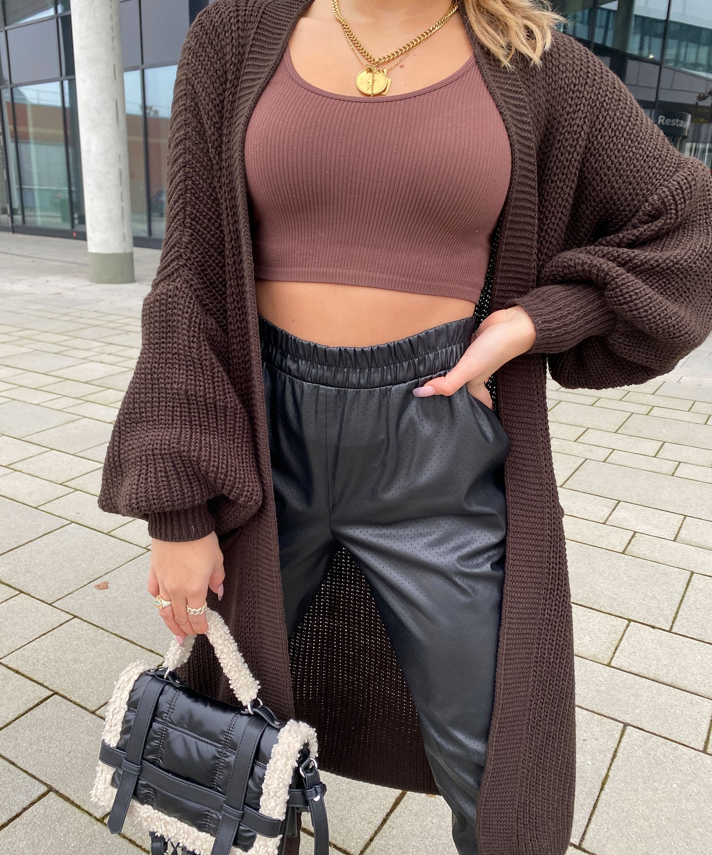Cardigan Leilani lang Dunkelbraun  Ladypolitan - Fashion Onlineshop für Damen   