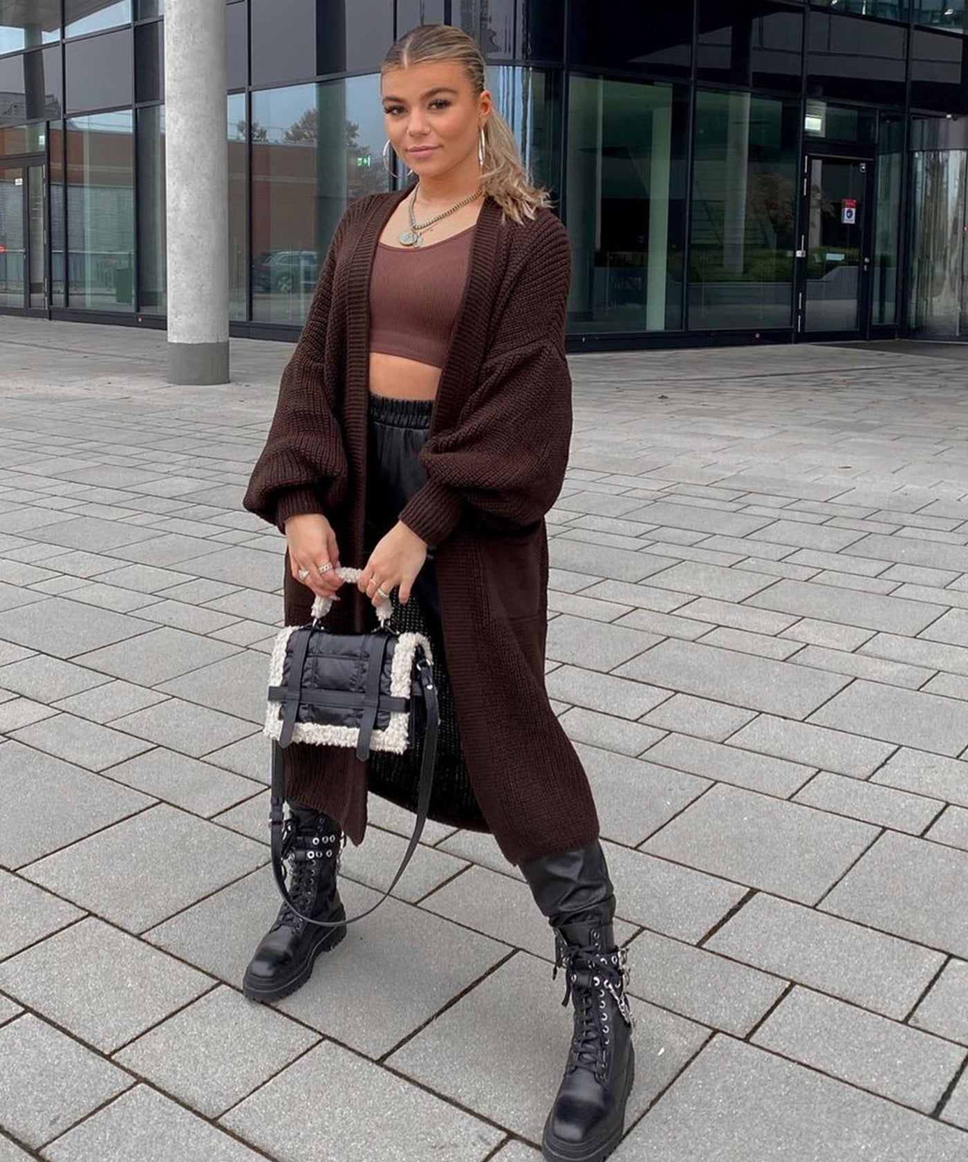 Cardigan Leilani lang Dunkelbraun  Ladypolitan - Fashion Onlineshop für Damen   