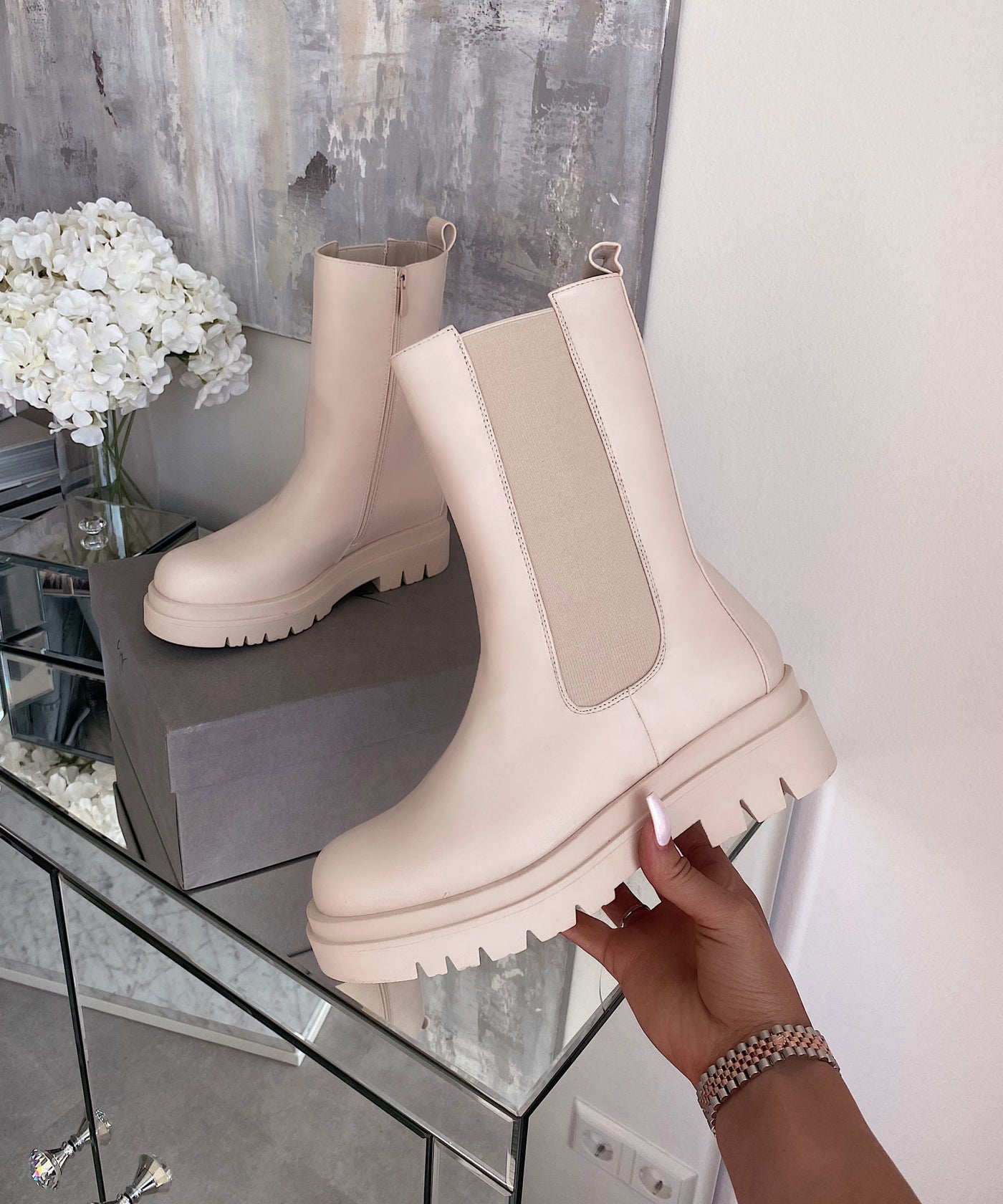 Chelsea Boots Long Beige  Ladypolitan - Fashion Onlineshop für Damen   