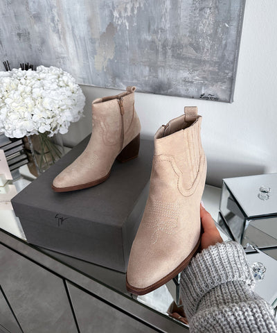 Cowboy Stiefeletten Allie Beige  Ladypolitan - Fashion Onlineshop für Damen   