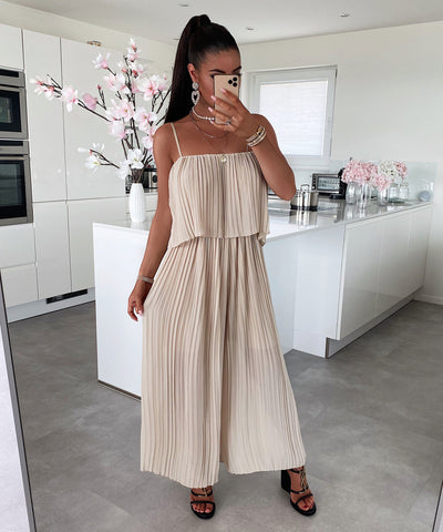 Eleganter Plissee Einteiler Beige  Ladypolitan - Fashion Onlineshop für Damen   