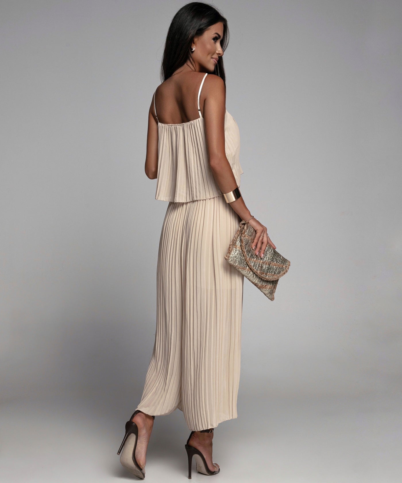 Eleganter Plissee Einteiler Beige  Ladypolitan - Fashion Onlineshop für Damen   