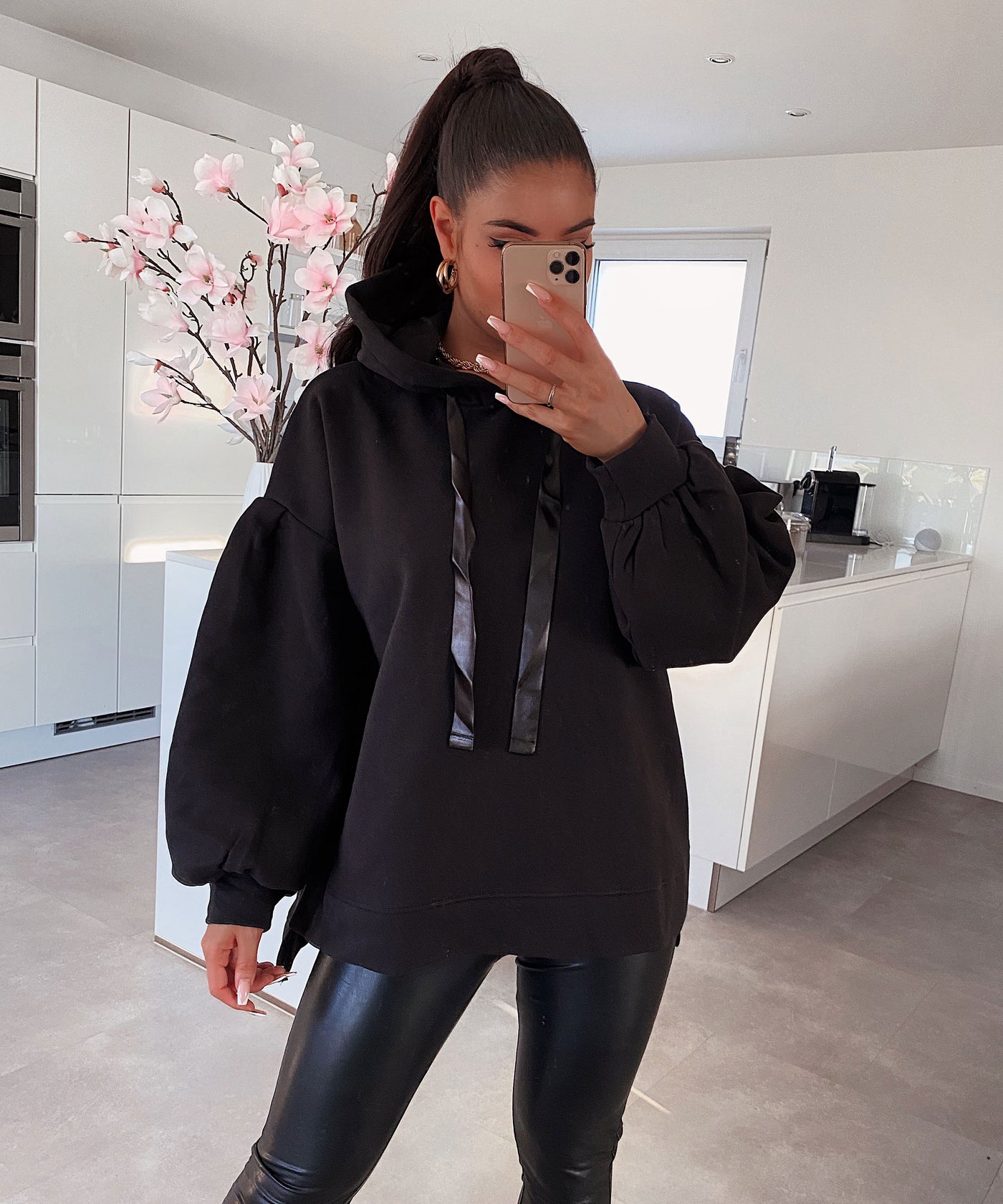 Hoodie Elia Schwarz  Ladypolitan ♡   