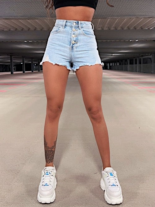 Jeans Shorts Aitana Hellblau  Ladypolitan - Fashion Onlineshop für Damen   