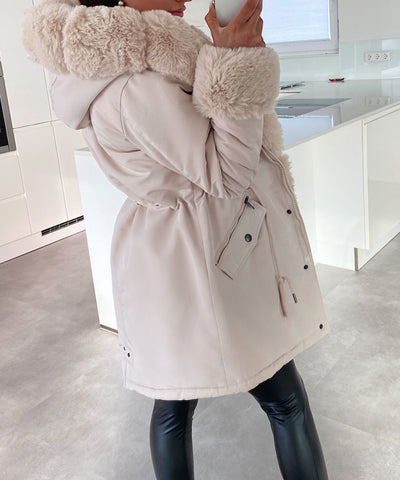 Kunstpelzjacke Glamour Beige  Ladypolitan - Fashion Onlineshop für Damen   