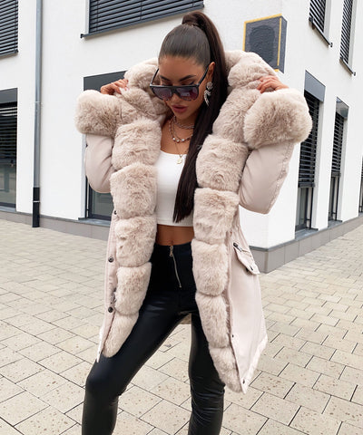 Kunstpelzjacke Glamour Beige  Ladypolitan - Fashion Onlineshop für Damen   