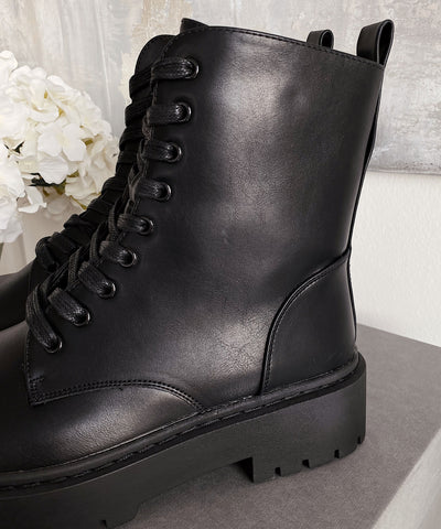 Leder Stiefel Serena Schwarz  Ladypolitan - Fashion Onlineshop für Damen   