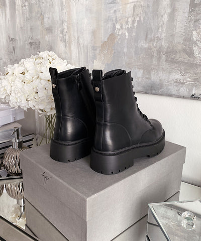 Leder Stiefel Serena Schwarz  Ladypolitan - Fashion Onlineshop für Damen   