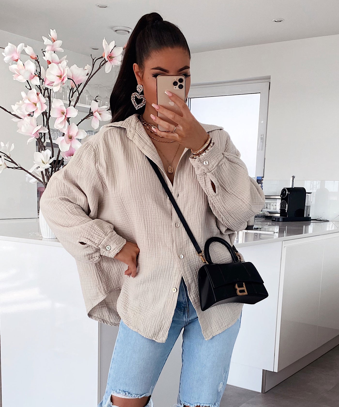 Oversize Musselin Bluse Freya Beige Kurz  Ladypolitan - Fashion Onlineshop für Damen   
